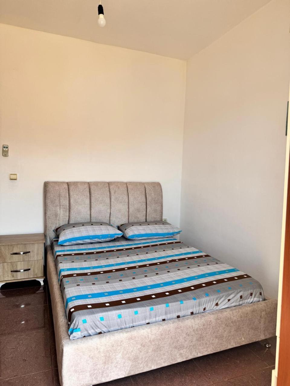 Beachfront Apartment Himare Exterior photo