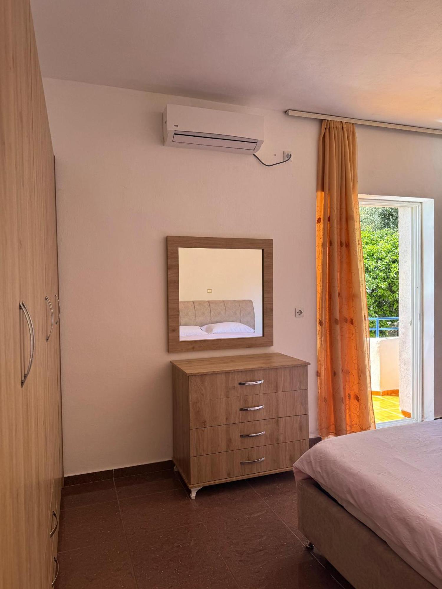 Beachfront Apartment Himare Exterior photo
